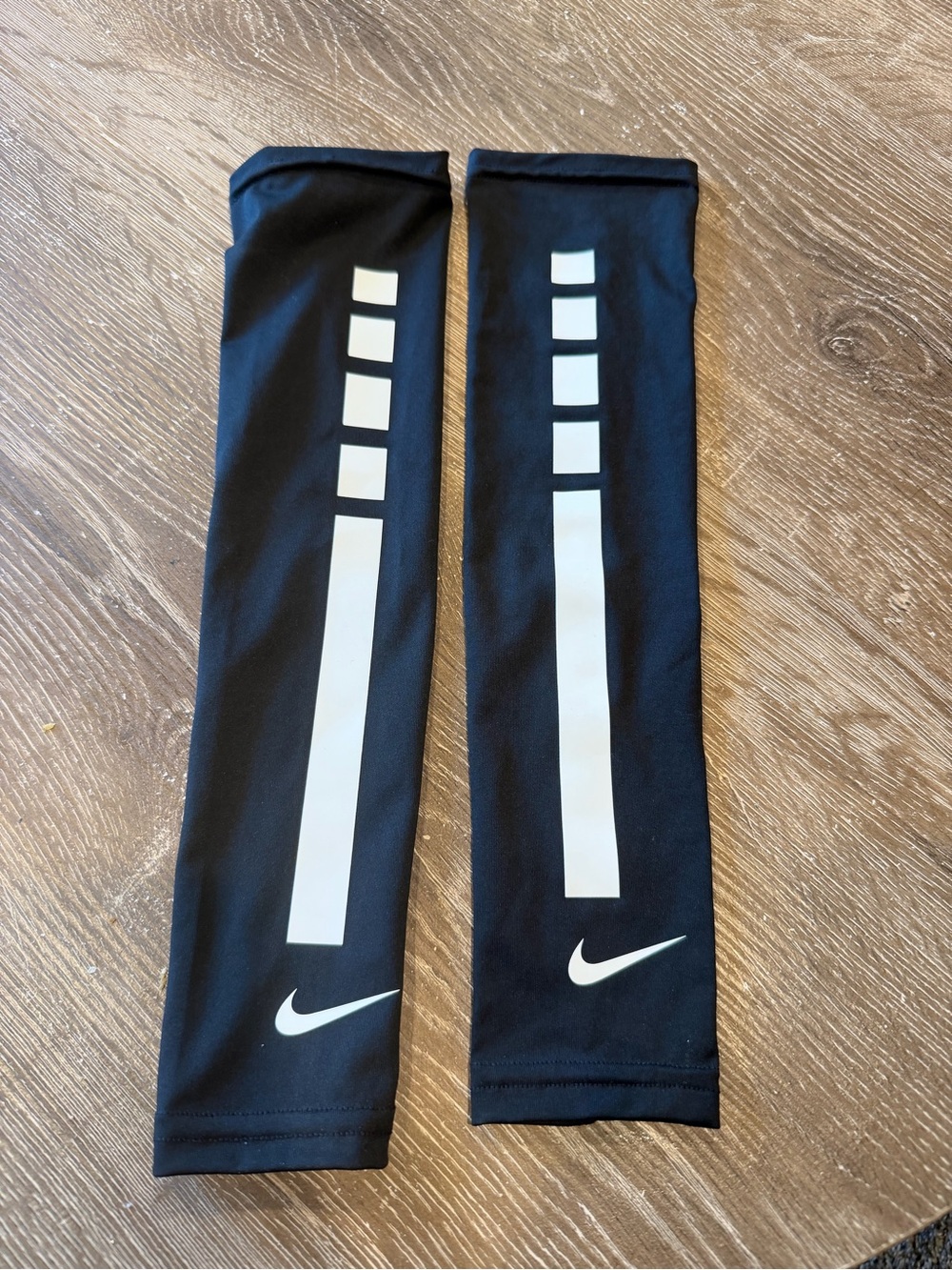 Nike Kids Black Basketball Arm Sleeves with White Stripe Blocks- Small/Medium